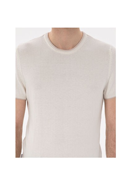 Ekru Slim Fit Bisiklet Yaka Triko Tişört