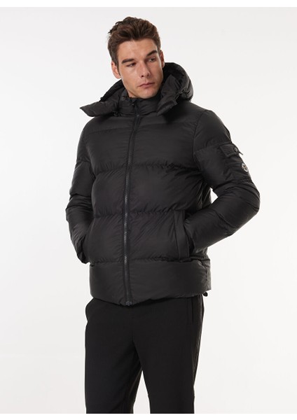 Siyah Erkek Kapüşon Yaka Standart Fit Puffer Mont C4WM-MNT4001