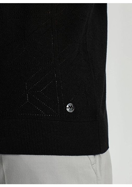 Ajur Örgü Detaylı Bisiklet Yaka Siyah Triko T-Shirt