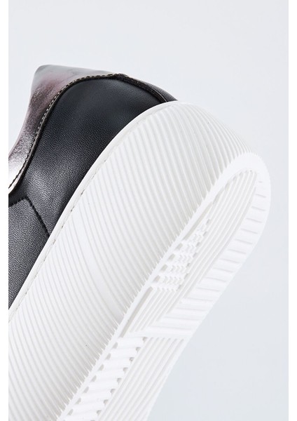 Beyaz Kadın Sneaker 829 780 Bn Ayk Y23 indirimleri
