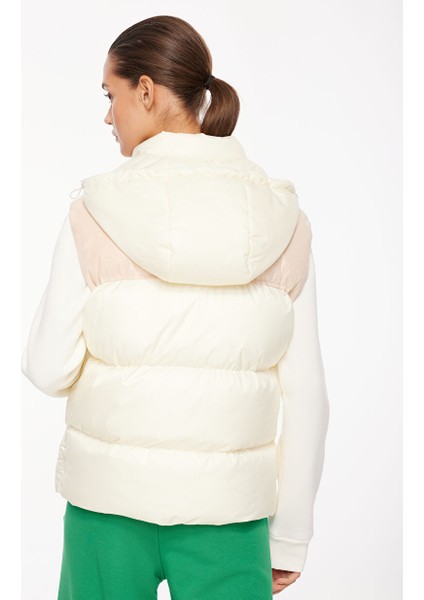 People By Fabrika Bej Kadın Kapüşonlu Normal Kalıp Puffer Mont MKAW22-18 fırsatları