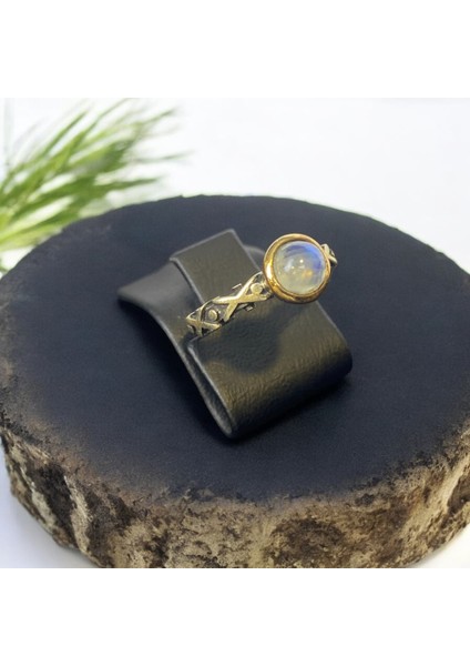 Ay Taşı Gümüş Yüzük Dişil Enerji