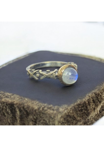 Ay Taşı Gümüş Yüzük Dişil Enerji modelleri