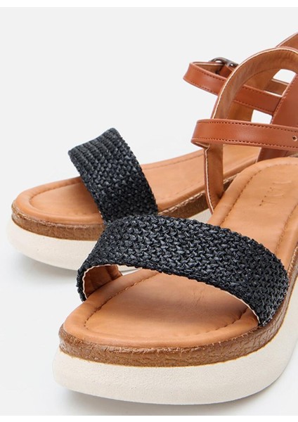 Kadın Siyah Hasır Detaylı Comfort Düz Sandalet modelleri