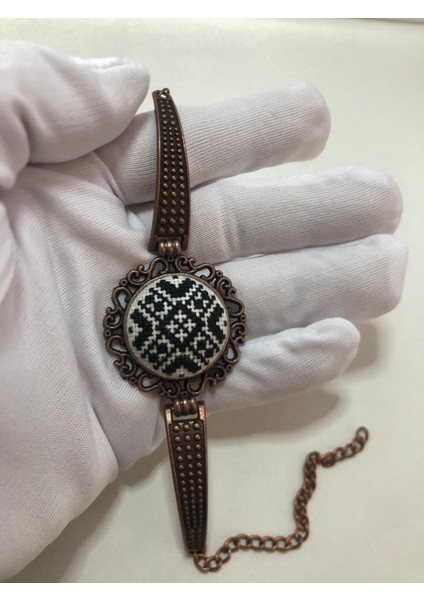 Kanaviçe Işlemeli Bileklik modelleri