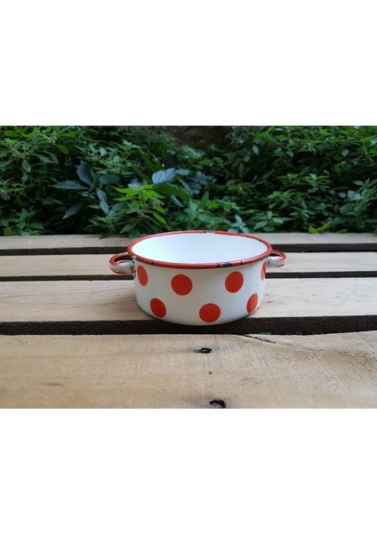 Küçük Kırmızı Puanlı Tencere, Şık ve Kullanışlı Mutfak Gereci