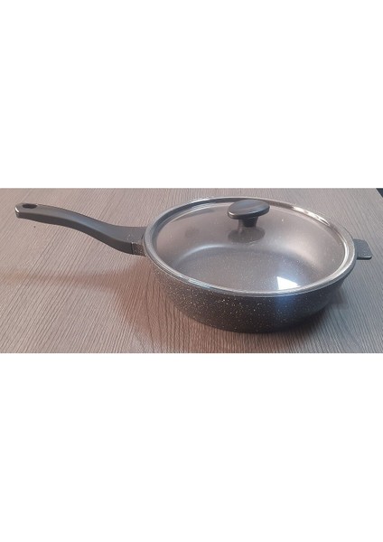 Güçlü 28 cm Derin Tava, Şık Gri Renk, Dayanıklı ve Kullanışlı Tasarım