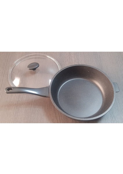 Güçlü 28 cm Derin Tava, Şık Gri Renk, Dayanıklı ve Kullanışlı Tasarım fiyatları
