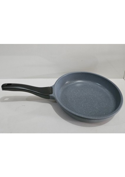 24 cm Açık Gri Tava, Dayanıklı ve Şık Mutfak Gereci