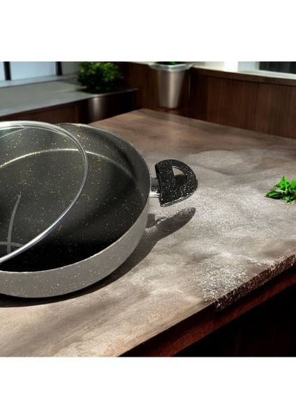 32 cm Siyah Basık Tencere, Şık ve Kullanışlı Mutfak Gereci