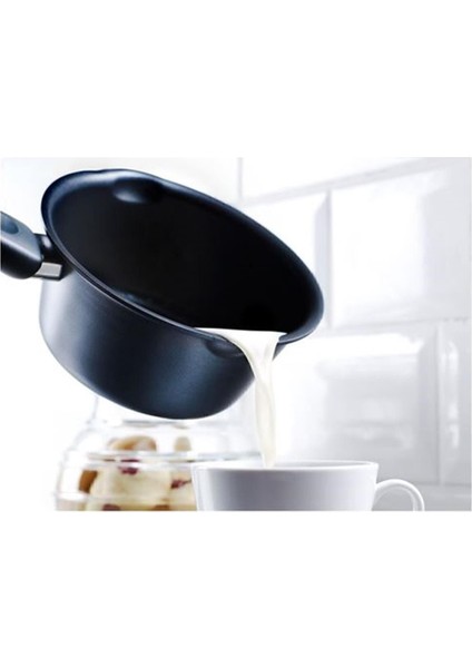 1 Litrelik Siyah Teflon Sos Tenceresi, Dayanıklı ve Şık Tasarım