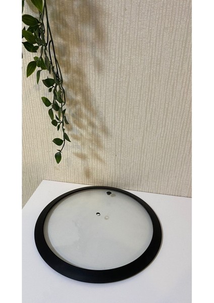 28 cm Siyah Silikonlu Cam Kapak, Dayanıklı ve Şık Mutfak Gereci
