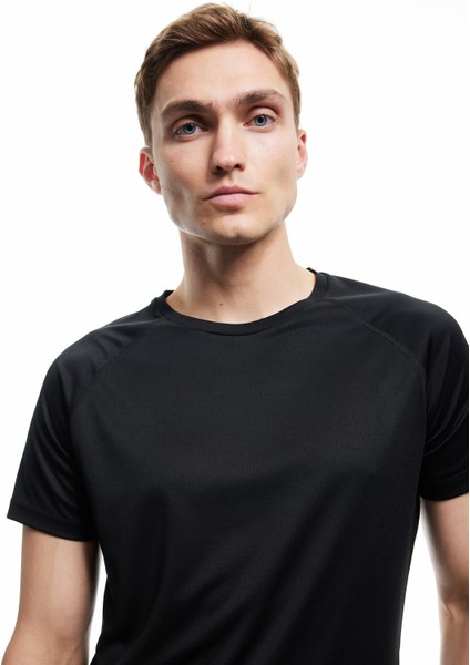 Yeni Sezon Kısa Kollu Bisiklet Yaka Reglan Kol Arkası Baskılı Slim Fit Spor Tişört modelleri