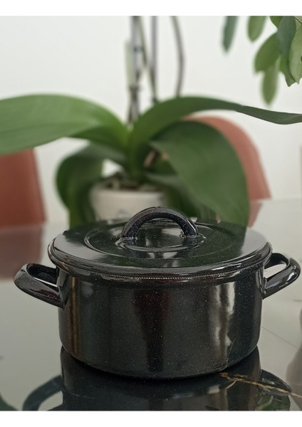 Siyah Emaye Kamp Tenceresi, 2750ML, Yoğurt, Çorba, Süt Için Ideal, Şık ve Dayanıklı.