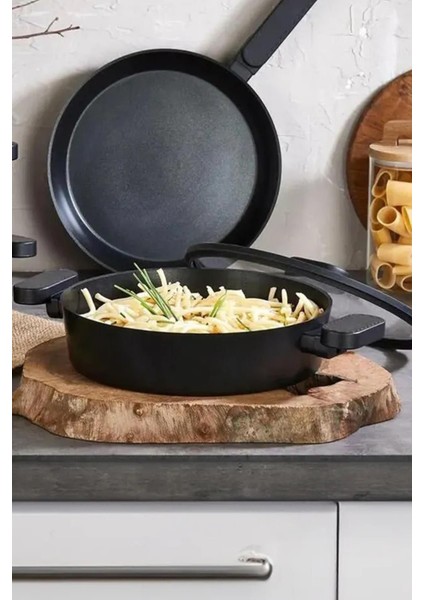 Granit Ezme Basık Tencere 22CM Siyah Silikon Kapakli fiyatları
