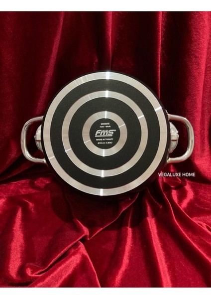 Derin 22 cm Siyah Metal Saplı Dayanıklı Tava, Yüksek Performanslı Mutfak Ürünü fırsatları