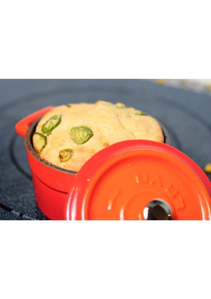 Turuncu Metal Döküm Mini Tencere, 10 Cm, 0.35 L, Renkli, Dayanıklı ve Şık Tasarım