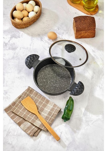 24 cm Siyah Döküm Granit Basık Tencere, El Yakmayan ve Dayanıklı Sapli