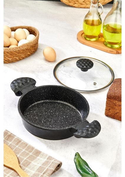 24 cm Siyah Döküm Granit Basık Tencere, El Yakmayan ve Dayanıklı Sapli modelleri