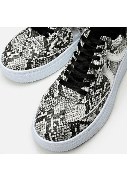 Siyah-Beyaz Kadın Sneaker 01AYY298620A192 modelleri