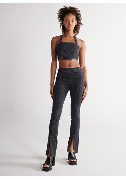 Berrak Tüzünataç x Wrangler Kalp Yaka Kolsuz Regular Fit Siyah Bluz W231626001 modelleri