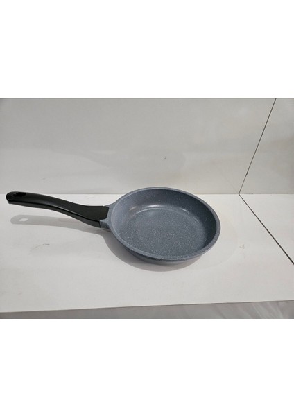 20 cm Açık Gri Tava, Dayanıklı ve Şık Mutfak Gereci
