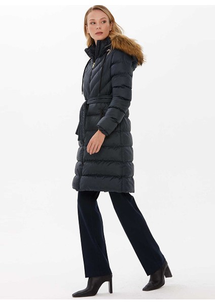 Lacivert Kadın Kürklü Mont 22KSL6017 fiyatları