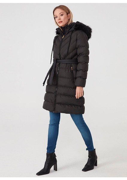 Siyah Kadın Kürklü Mont 22KSL6017