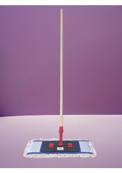 Beyaz ve Mavi Renklerde Temizlik Seti, Hijyenik Kullanım Için Ideal Ürünler