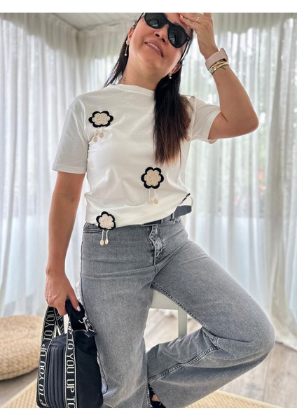 Lılory Örme Papatyalı Pamuk Beyaz T-Shırt