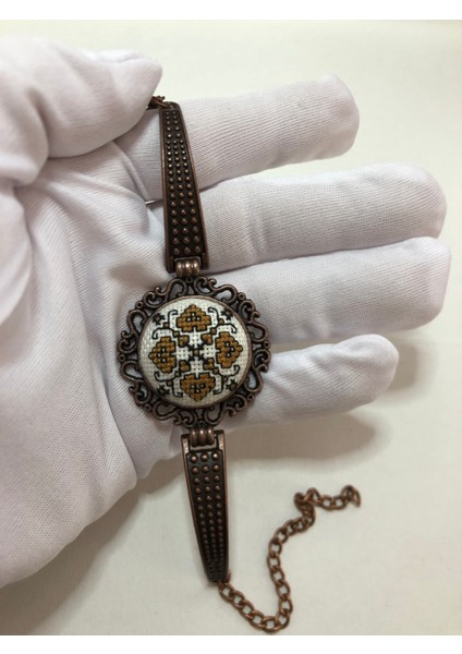 Kanaviçe Işlemeli Bileklik modelleri