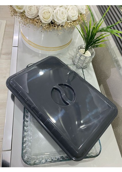 Gri Plastik Dikdörtgen Borcam Kapağı, Dayanıklı ve Kullanışlı Ürün.