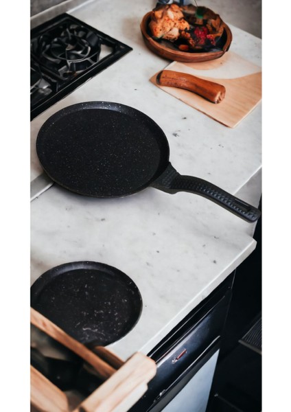 Modern Siyah Granit Döküm Krep Tavası 2024, Şık ve Dayanıklı Tasarım