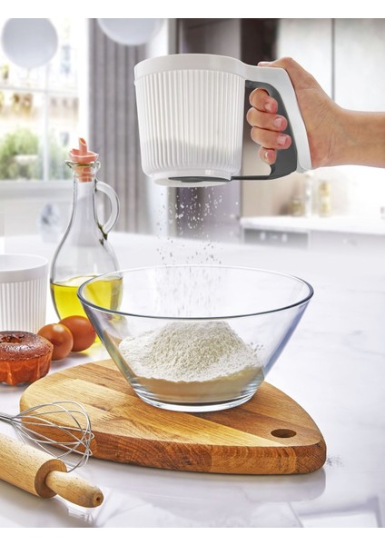 Gümüş Un Eleği, Şık ve Dayanıklı El Yapımı Aksesuar, Zarif Tasarım.