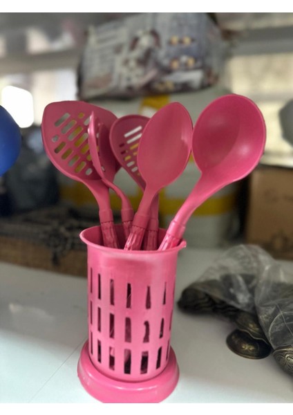 Beyaz 6 Parça Maşa Seti, Şık ve Kolay Kullanım Için Tasarlandı fırsatları