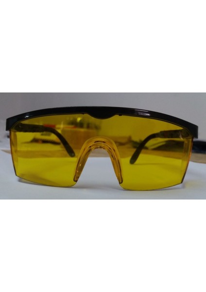 Korumalı Laboratuvar Gözlüğü Sarı, Güvenli ve Konforlu Kullanım Için Tasarlandı