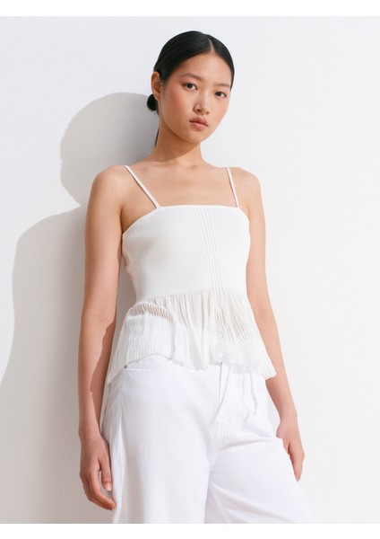 10790 Ince Askılı Volanlı Triko Bluz-Beyaz modelleri