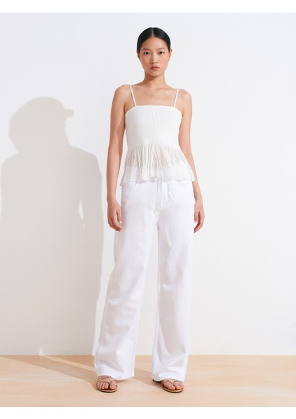 10790 Ince Askılı Volanlı Triko Bluz-Beyaz indirimleri