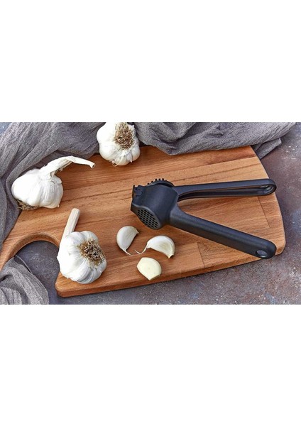 Pratik Sarımsak Ezici, Mutfakta Kolay Kullanım Sağlar, Şık Tasarım, Dayanıklı Malzeme