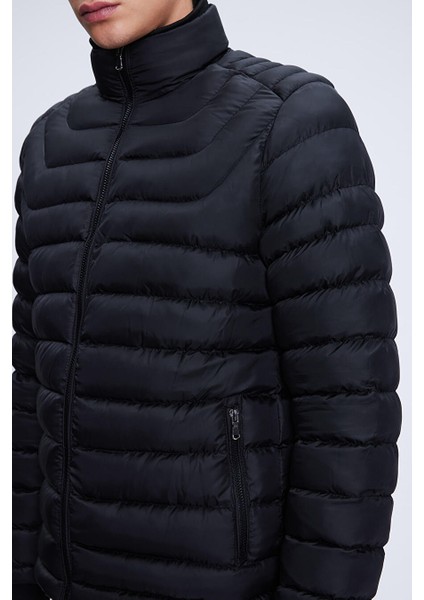 Siyah Regular Fit Hakim Yaka Şişme Mont modelleri