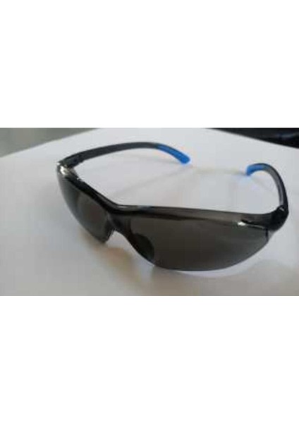 Şık Füme Koruyucu Gözlük Siyah, Güvenli ve Modern Tasarım modelleri