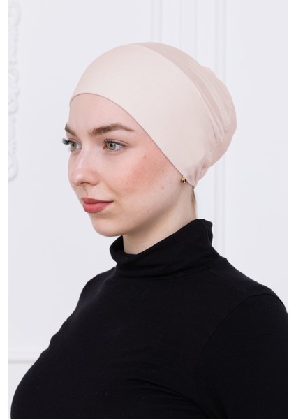 Geçmeli Açık Bej Bone Önü Dikişsiz Kaymaz Lastikli Kadın Tesettür Pratik Geçme Iç Bone