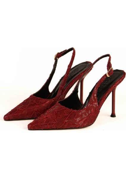 Dalida Rugan Dantel Detaylı Topıklu Ayakkabı