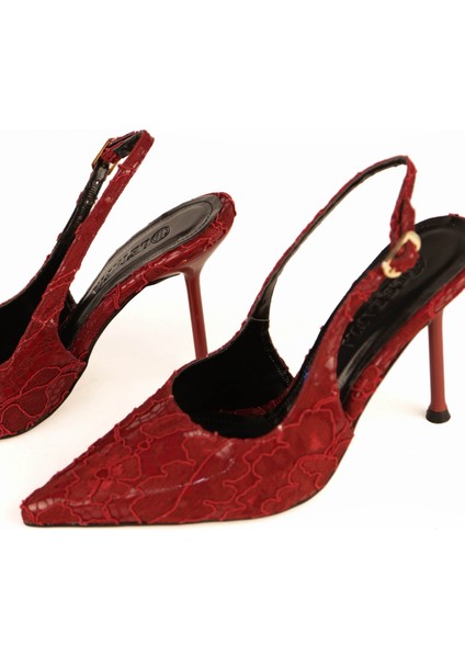 Dalida Rugan Dantel Detaylı Topıklu Ayakkabı fırsatları