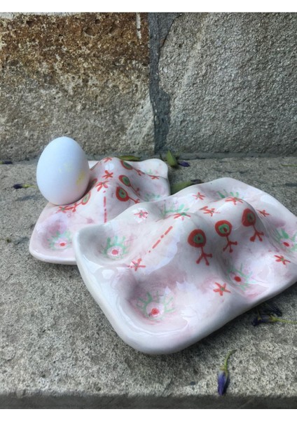 El Yapımı Seramik Pembe Kırmızı Çiçek Desenli Yumurta Saklama Kabı