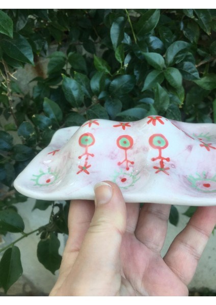 El Yapımı Seramik Pembe Kırmızı Çiçek Desenli Yumurta Saklama Kabı indirimleri