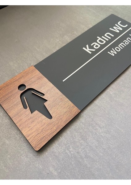 Ceviz Serisi Kadın Wc Kapı Isimliği - Şık ve Doğal Tasarım fiyatları