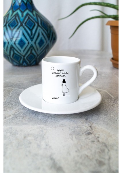Isimli ve Şık Metalik Kahve Fincanı, Özel Tasarım, Günlük Kullanım Için Ideal.
