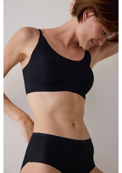Siyah Zerogram Çıkarılabilir Kaplı Dikişsiz Balensiz Bralet Sütyen fiyatları