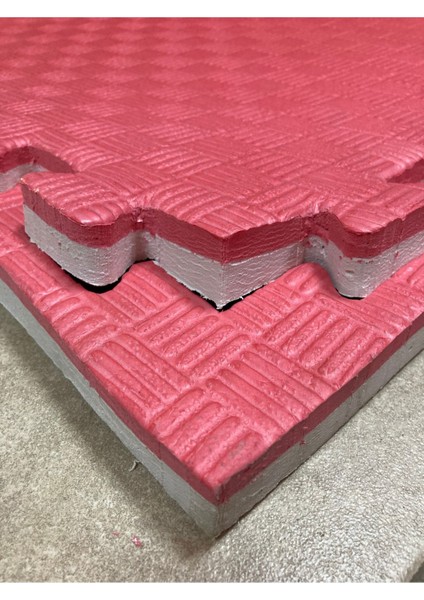 Kırmızı ve Beyaz Renkli 26MM 100X100 Tatami Minder, Şık ve Rahat Kullanım Için Ideal fırsatları